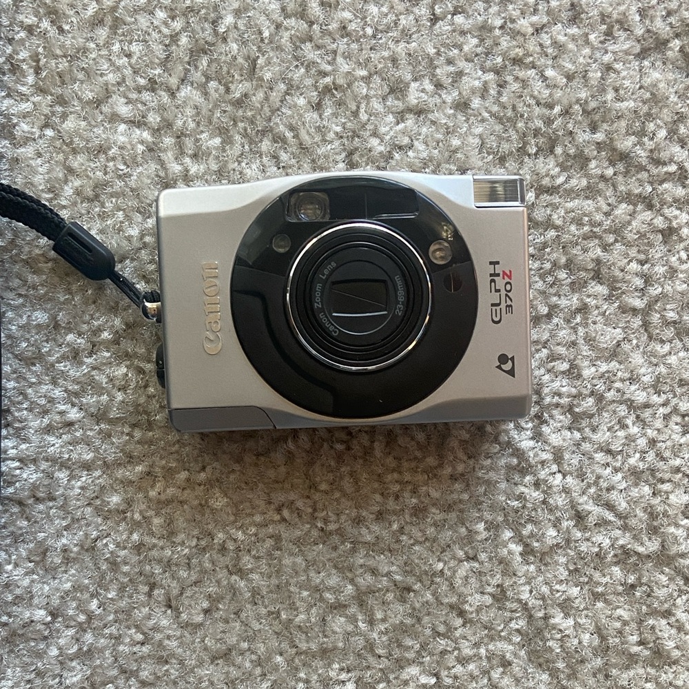 Canon Elpha 370z Camera